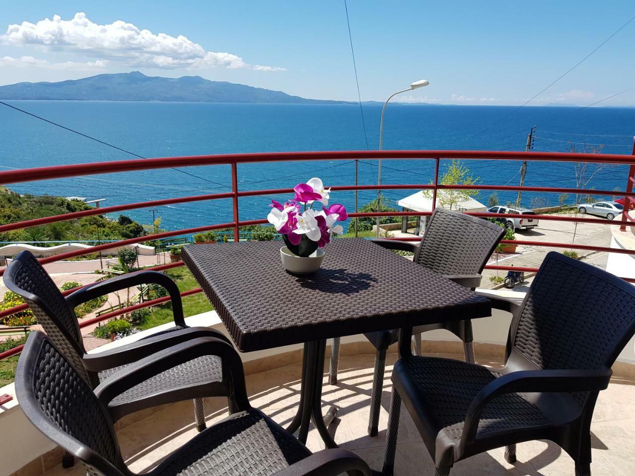 Apartment Of Beautiful Dreams Over The Sea Sarandë Esterno foto